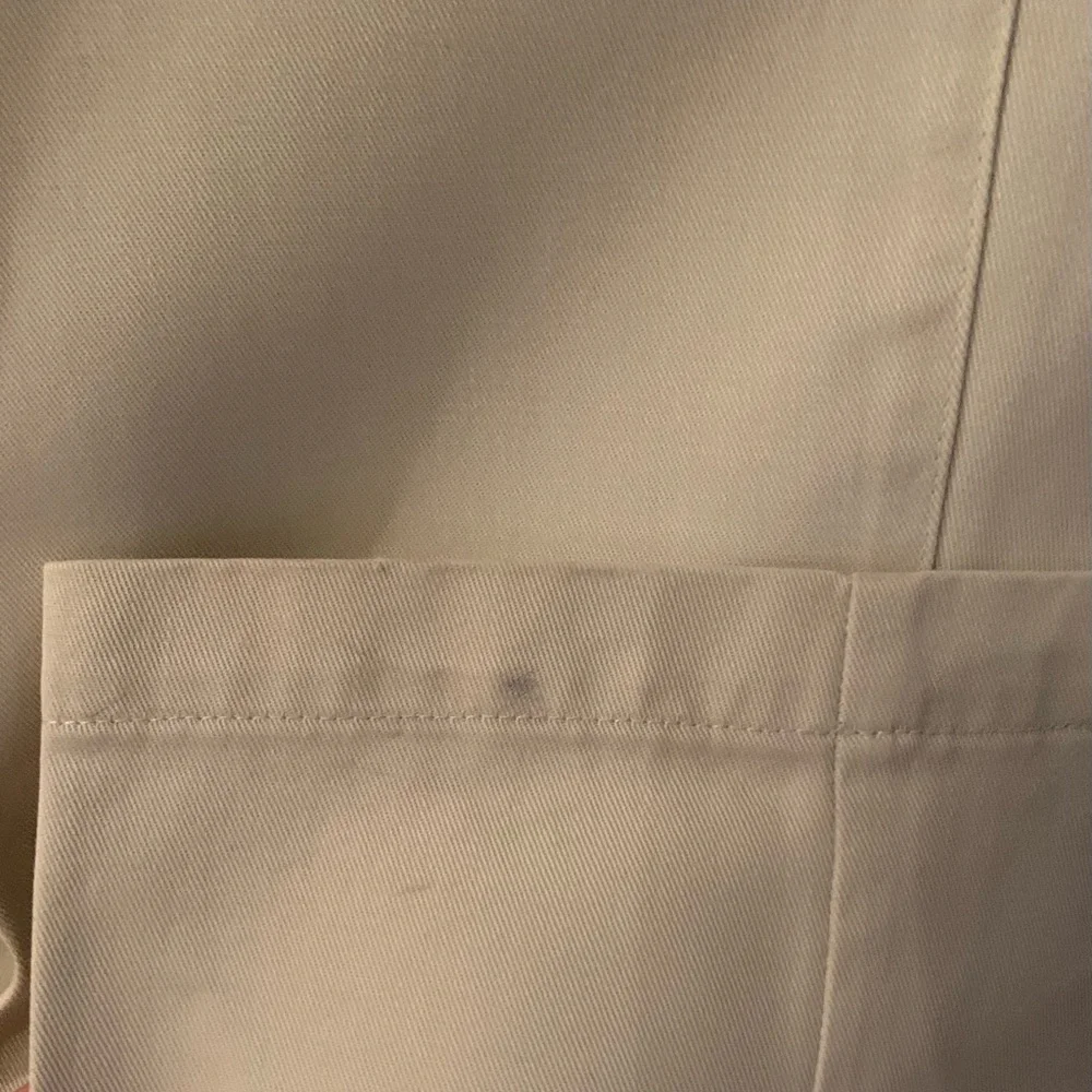 Dockers men’s khakis. Off white - very good condition - Picture 3 of 3